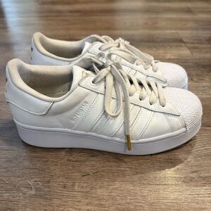 Adidas Superstar Men's Sneaker White Gold Size 7.5